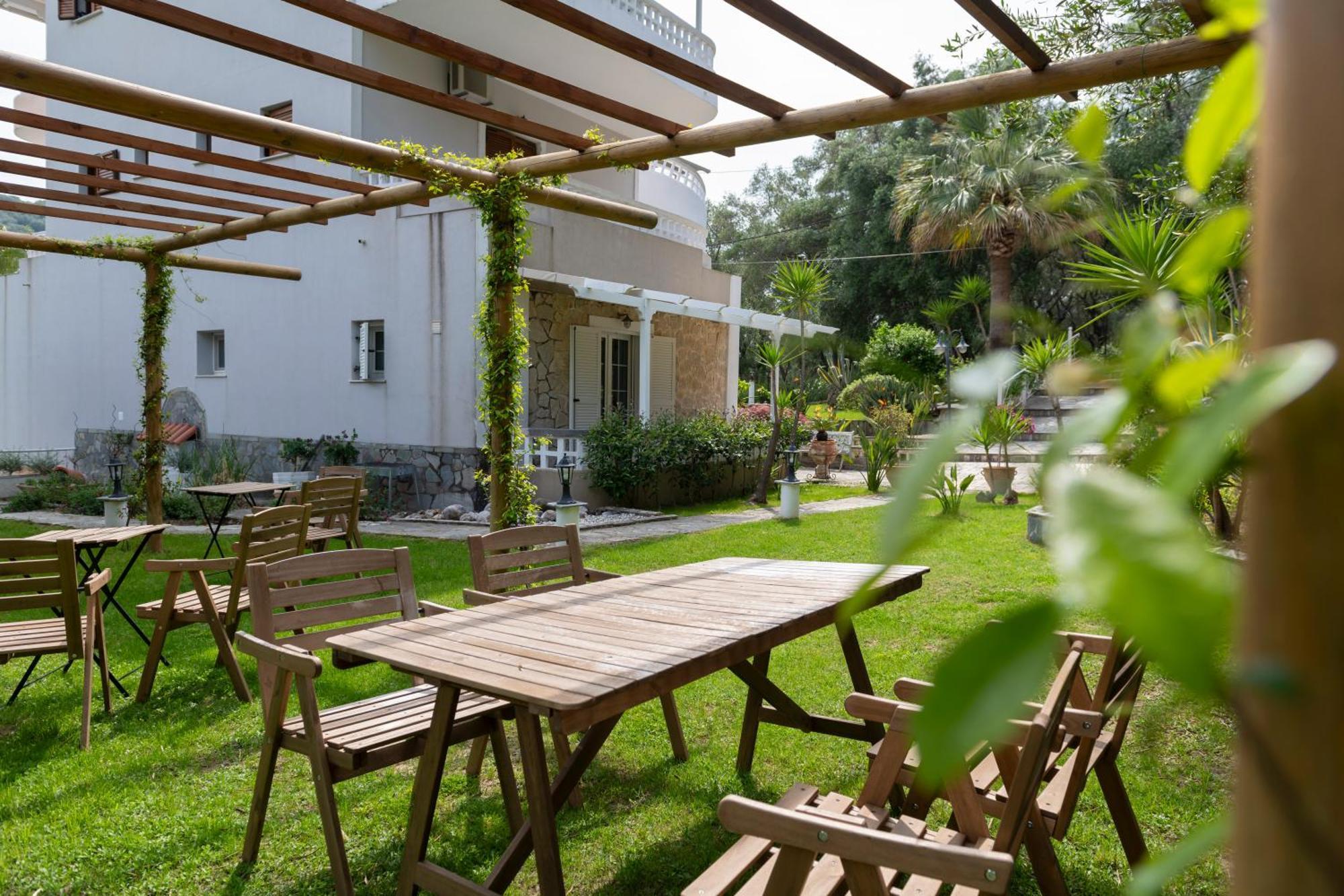 Golden Sun Aparthotel Parga Eksteriør bilde